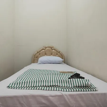 Tirto 27 Homestay Yogyakarta Exterior photo
