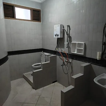 Tirto 27 Homestay Yogyakarta Exterior photo