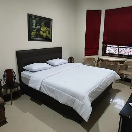 Tirto 27 Homestay Yogyakarta Exterior photo